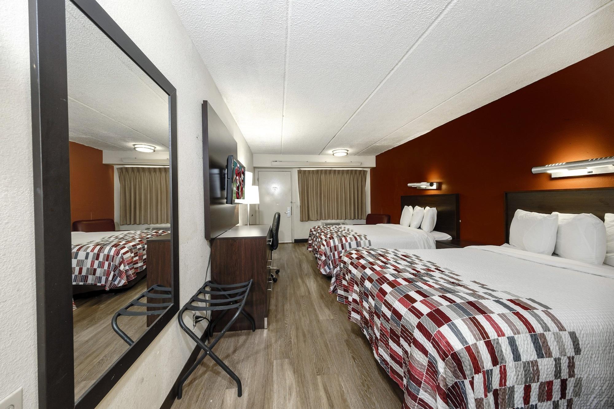 Red Roof Inn Tampa - Brandon Экстерьер фото